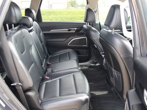 Used 2020 Kia Telluride LX AWD/4WD image 9
