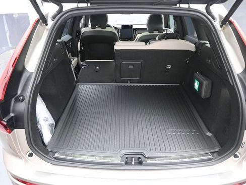 New 2026 Volvo XC60 B5 Plus w/ Protection Package Premier image 24