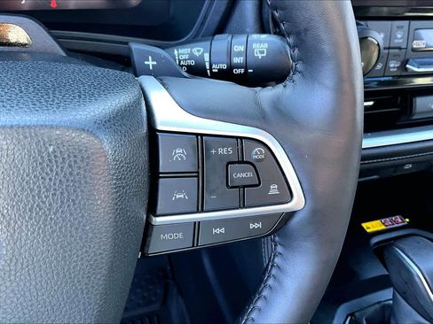 Used 2025 Toyota Grand Highlander AWD image 23