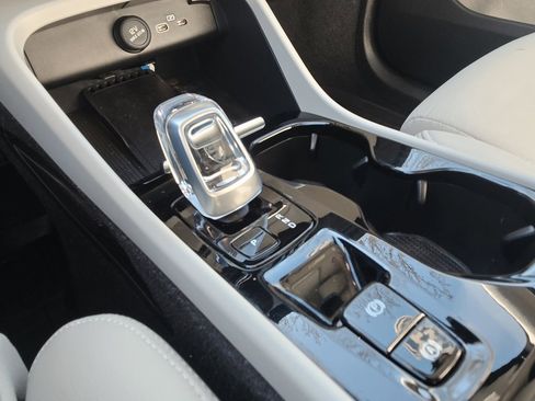 Certified 2023 Volvo XC40 B5 Plus w/ Driver Assist Package image 20