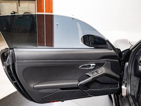 Used 2018 Porsche 718 Cayman RWD image 23