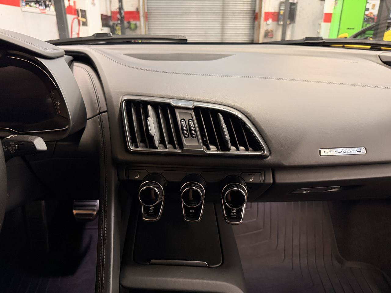 Used 2018 Audi R8 V10 AWD/4WD image 15