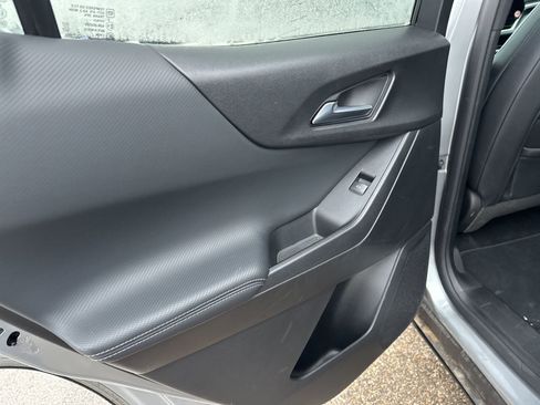 Used 2025 Chevrolet Equinox LT w/ Convenience Package II image 19