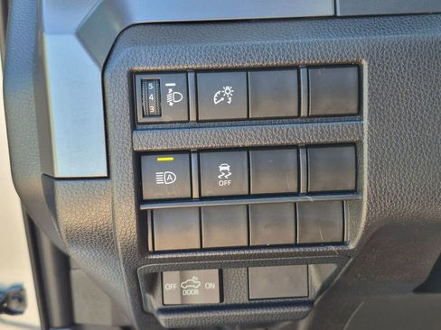 Used 2025 Toyota Tacoma TRD Off-Road AWD/4WD image 15