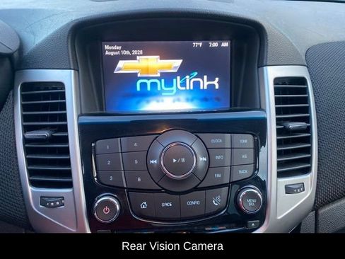 Used 2015 Chevrolet Cruze LT w/ Technology Package FWD image 12