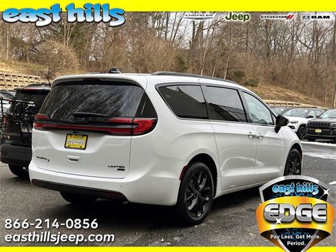 New 2026 Chrysler Pacifica Limited w/ S Appearance Package image 2