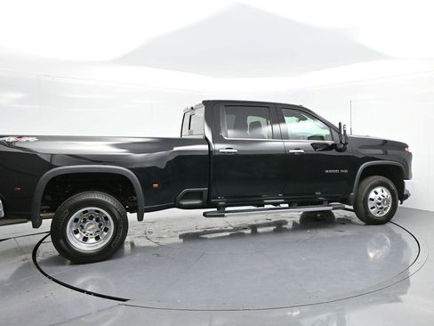 Used 2025 Chevrolet Silverado 3500 LTZ w/ LTZ Plus Package image 8
