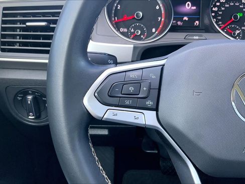 Used 2021 Volkswagen Atlas SE image 23