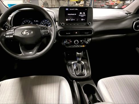 Used 2023 Hyundai Kona SEL image 14