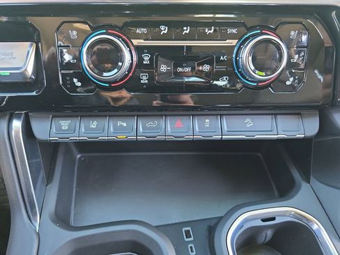 Used 2024 GMC Sierra 2500 Denali w/ Denali Reserve Package image 27