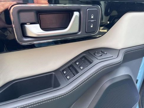 Used 2025 INEOS Grenadier image 23