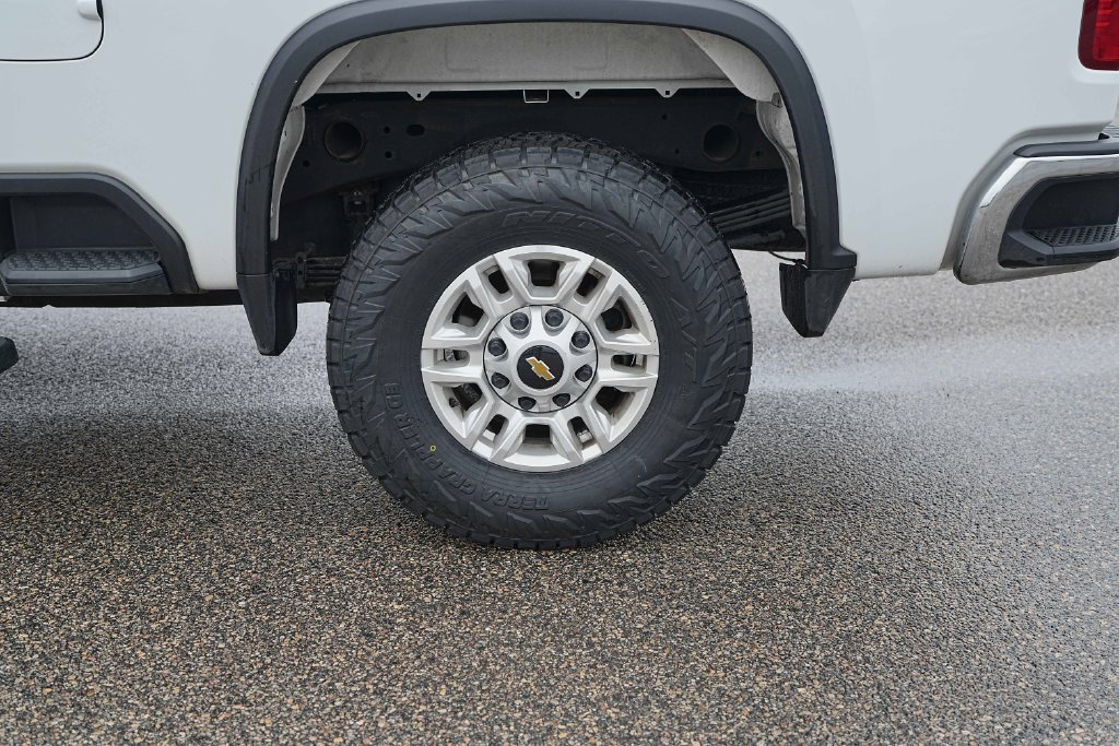 Used 2025 Chevrolet Silverado 2500 LT w/ Convenience Package AWD/4WD image 14