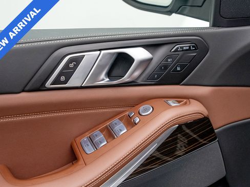 Used 2025 BMW X7 xDrive40i w/ Parking Assistance Package AWD/4WD image 15