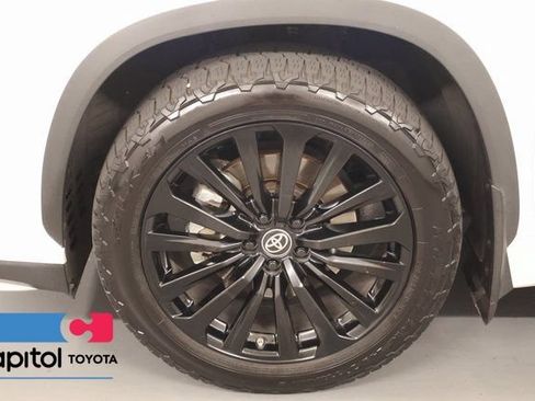 Used 2023 Toyota Highlander XSE AWD/4WD image 6