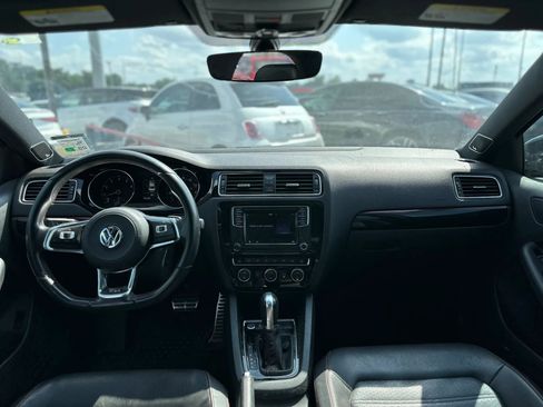 Used 2017 Volkswagen Jetta GLI FWD image 12