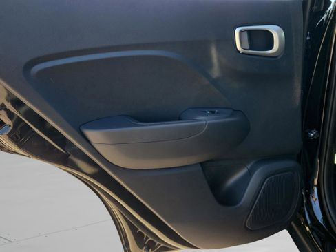 New 2026 Hyundai Venue SE image 14