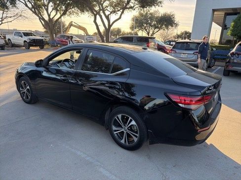 Used 2022 Nissan Sentra SV image 4