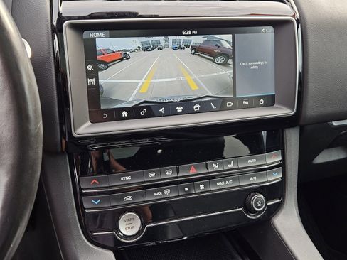 Used 2019 Jaguar F-PACE Premium AWD/4WD image 20
