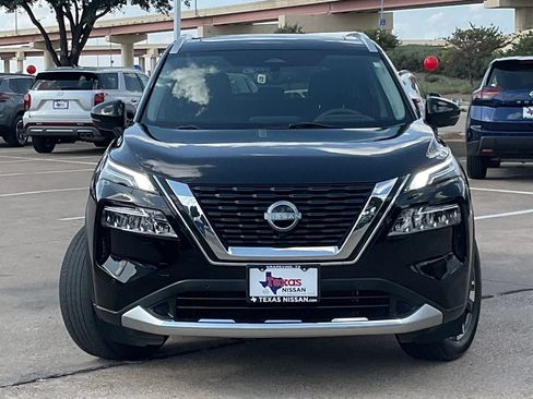 Used 2023 Nissan Rogue Platinum w/ Platinum Premium Package FWD image 2