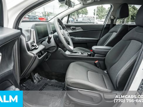 Used 2025 Kia Sportage LX FWD image 20