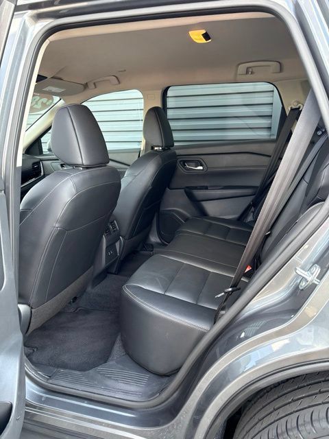 Used 2026 Nissan Rogue SL AWD/4WD image 6
