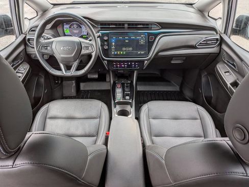 Used 2023 Chevrolet Bolt LT w/ Infotainment Package image 18