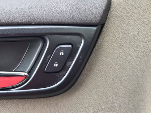 Used 2019 Chevrolet Suburban LT image 28