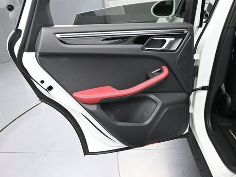 Certified 2023 Porsche Macan Turbo AWD/4WD image 22