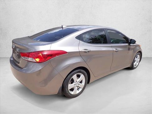 Used 2013 Hyundai Elantra GLS FWD image 4