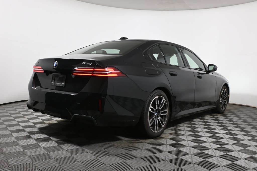 Certified 2024 BMW 530i xDrive w/ M Sport Package AWD/4WD image 11