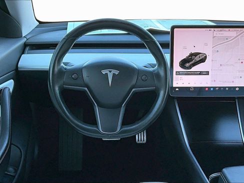 Used 2018 Tesla Model 3 Long Range image 5