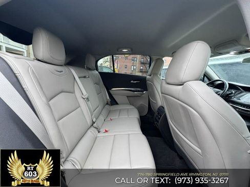 Used 2019 Cadillac XT4 Luxury w/ Cold Weather Package image 10