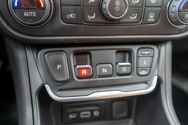 Used 2020 GMC Terrain SLT w/ Preferred Package AWD/4WD image 32