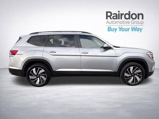 Used 2025 Volkswagen Atlas SE AWD/4WD image 8