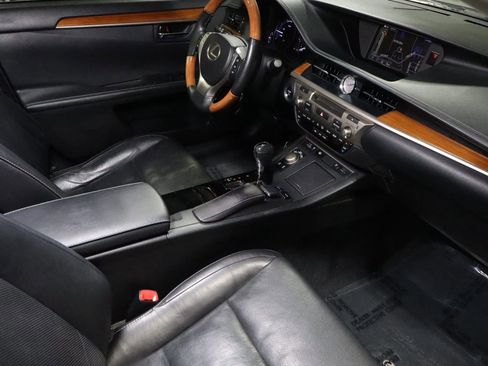 Used 2015 Lexus ES 300h image 14