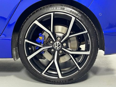 Used 2022 Volkswagen Golf R AWD/4WD image 40
