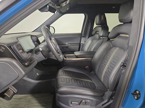 Used 2022 Rivian R1S Launch Edition image 20