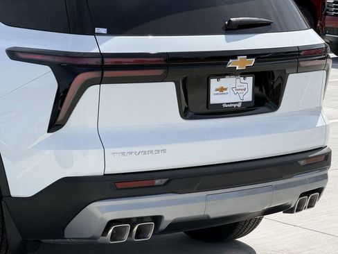 New 2026 Chevrolet Traverse LT image 6