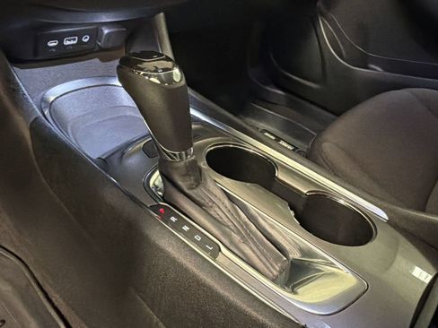 Used 2020 Chevrolet Malibu LT FWD image 17