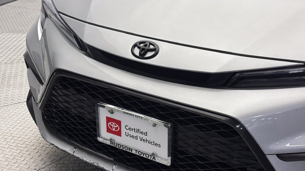 Certified 2025 Toyota Corolla SE FWD image 2