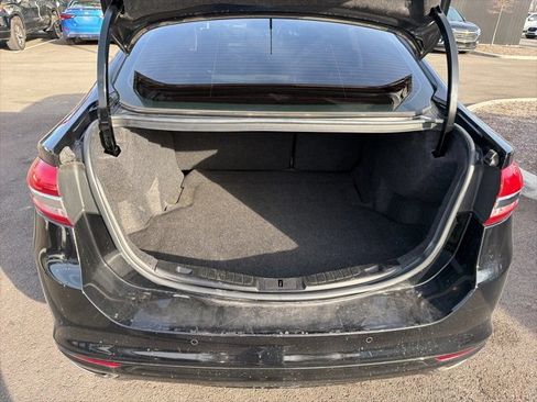 Used 2018 Ford Fusion Titanium image 16