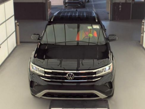 Used 2023 Volkswagen Atlas Cross Sport SE AWD/4WD image 3