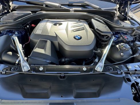 Used 2025 BMW 530i w/ Premium Package image 32