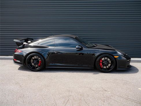 Certified 2018 Porsche 911 GT3 RWD image 20
