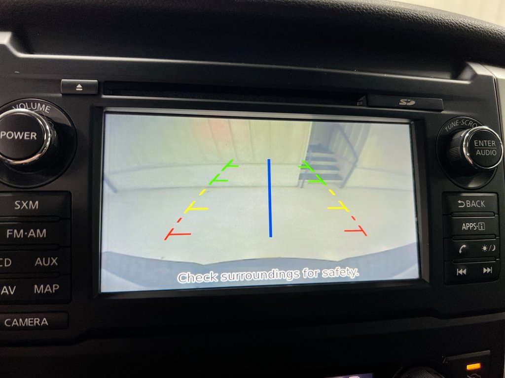 Used 2017 Nissan Titan SV AWD/4WD image 16