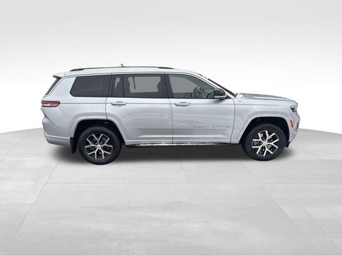 Used 2021 Jeep Grand Cherokee L Overland w/ Advanced Protech Group III image 8
