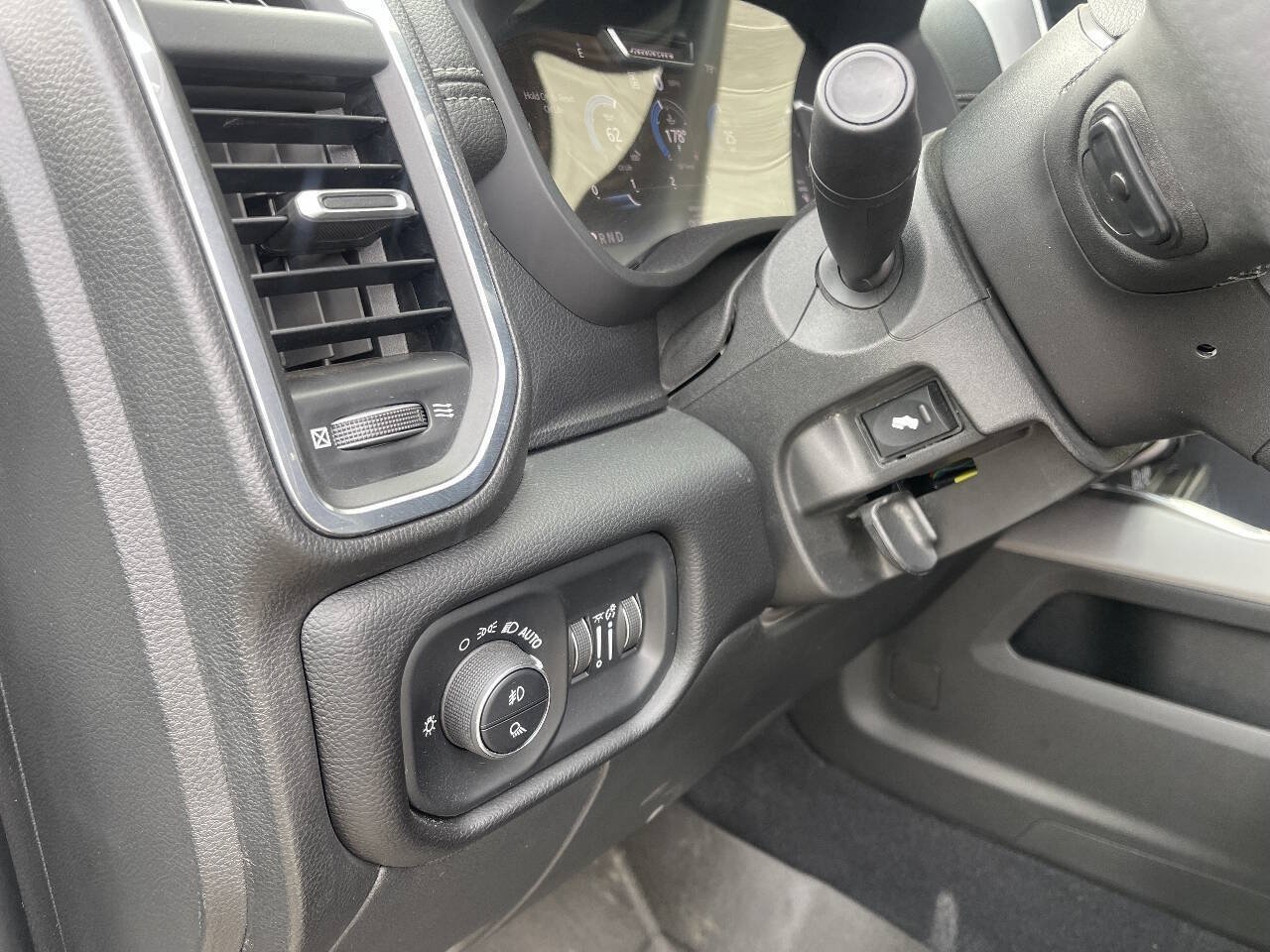 Used 2025 RAM 2500 Laramie w/ Night Edition AWD/4WD image 13