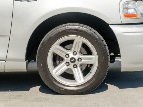 Used 2004 Ford F150 Lightning image 38