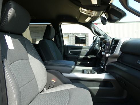 New 2026 RAM 2500 Big Horn AWD/4WD image 10