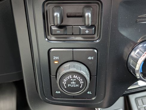 Used 2025 Ford F150 Raptor AWD/4WD image 22